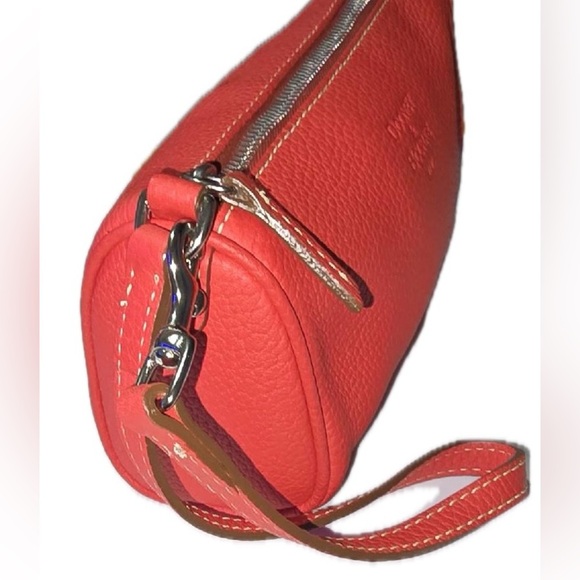 Dooney & Bourke Red Clutch Wristlet Leather - Picture 3 of 15